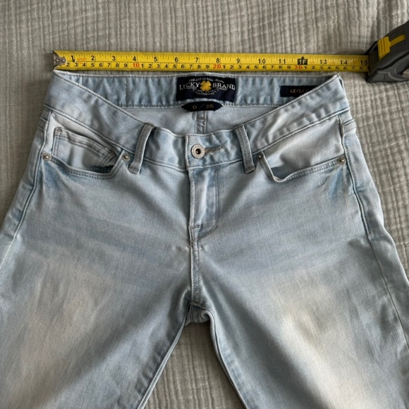 Lucky Brand Jeans | Leila Capri Light Denim Straight Jeans - Picture 1 of 7